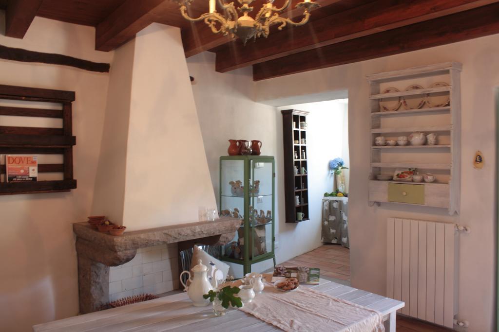 Il Lupo Rosso Bed and Breakfast Santu Lussurgiu Rum bild