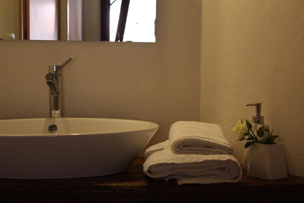 Il Lupo Rosso Bed and Breakfast Santu Lussurgiu Rum bild