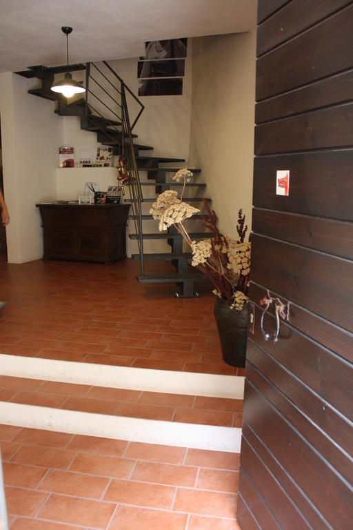 Il Lupo Rosso Bed and Breakfast Santu Lussurgiu Exteriör bild